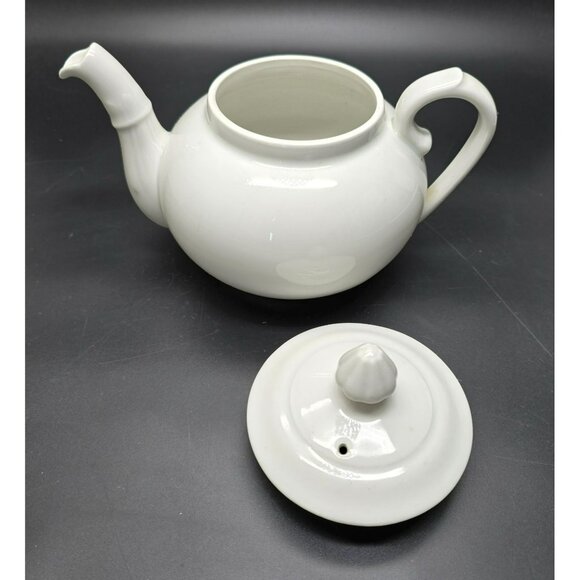 White Ceramic Teapot With Lid & Curved Handle Pillivuyt France DH1352 - Picture 3 of 9